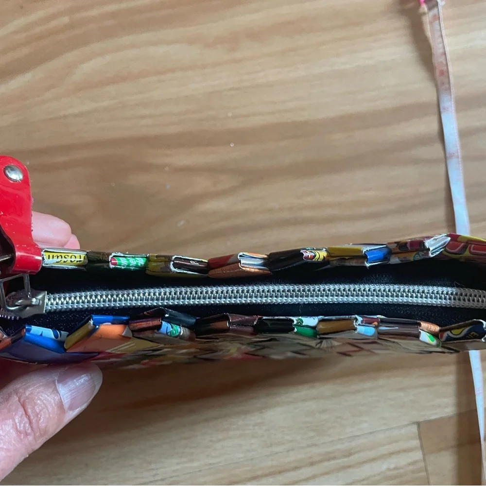 NAHUI OLLIN Women’s Recycled Wrapper Wristlet/Clutch - Picture 11 of 15
